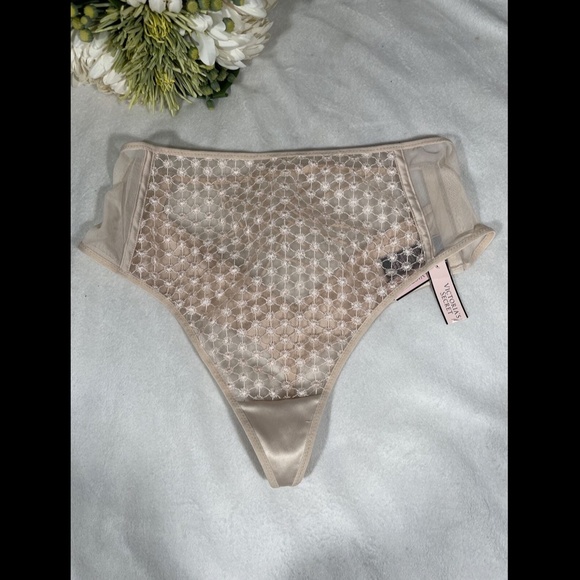 NWT $40 Victoria's Secret Luxe Valentine Starburst High Waist Thong [ XS ]‎ - Picture 3 of 12